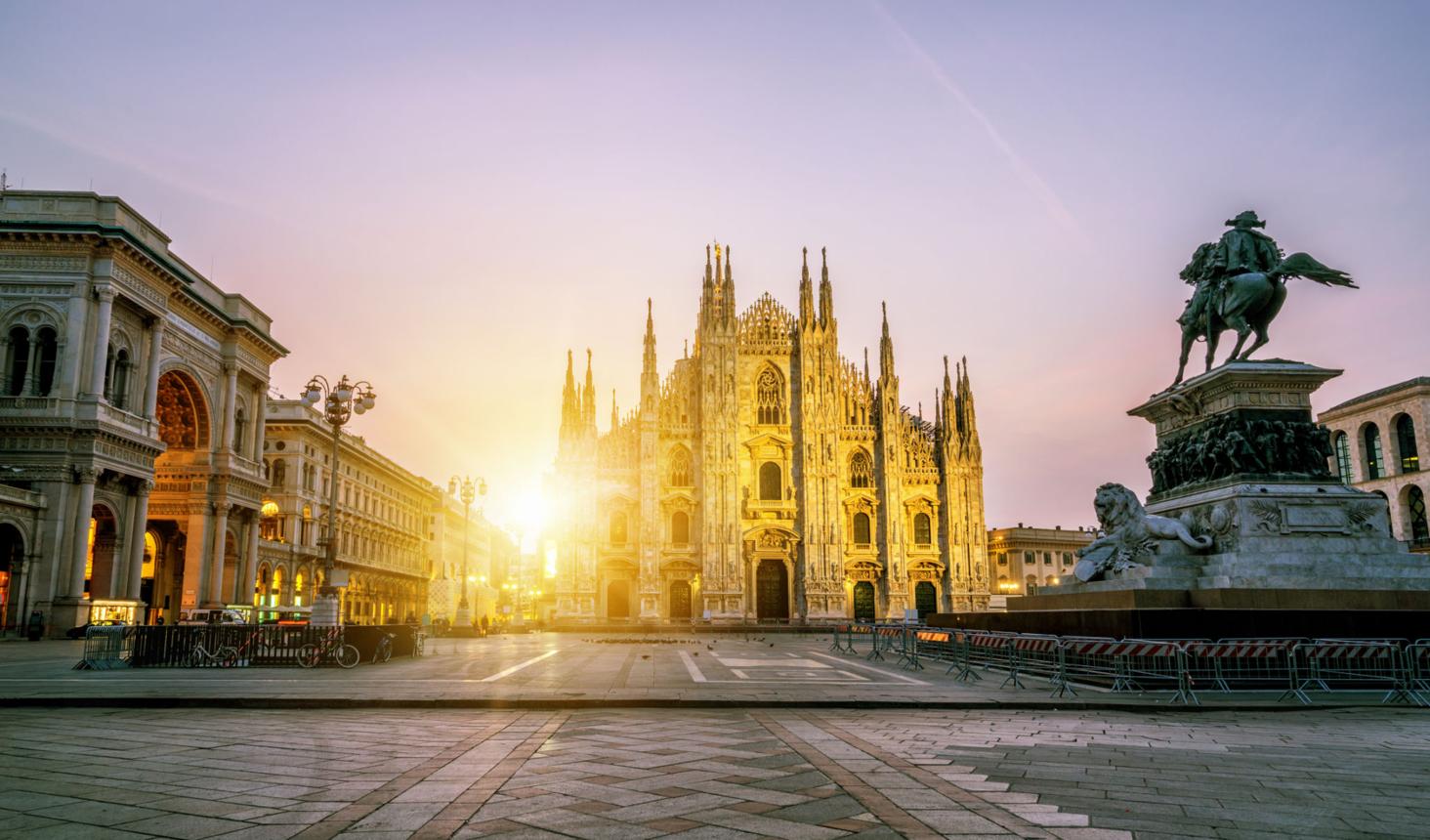 Duomo di Milano at sunrise